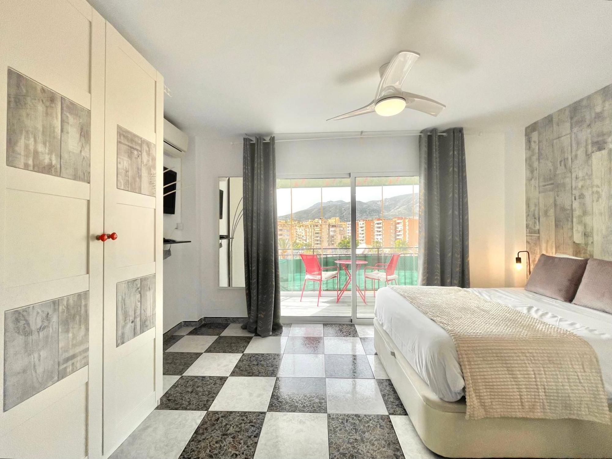 Lafrenchtouch - Coqueto Estudio Terraza Con Vistas Торремолинос Экстерьер фото