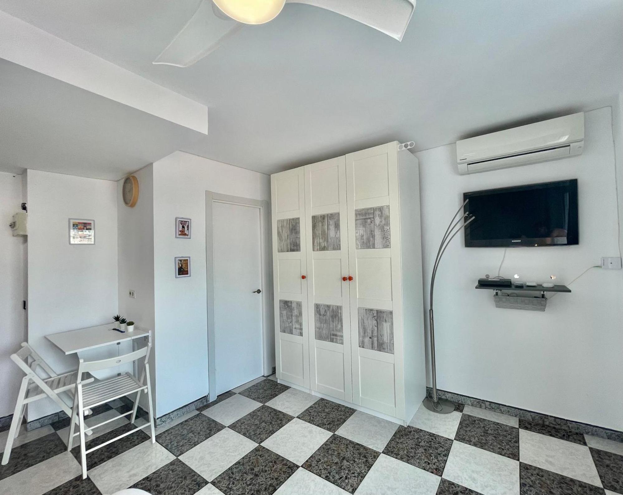 Lafrenchtouch - Coqueto Estudio Terraza Con Vistas Торремолинос Экстерьер фото